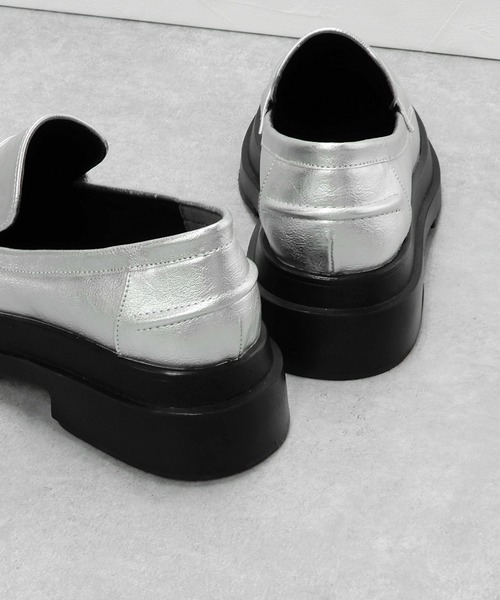 minia（ミニア）の「ボリュームソールピースローファー　◇（ローファー・レディース・ブラック/ブラウン/シルバー・S/M/L/LL）」の22枚目の写真