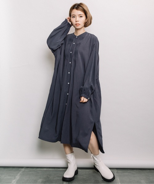 refinedworks（リファインドワークス）の「バックドロストギャザーOP（ワンピース・レディース・ベージュ/ネイビー/オフホワイト・FREE）」の3枚目の写真