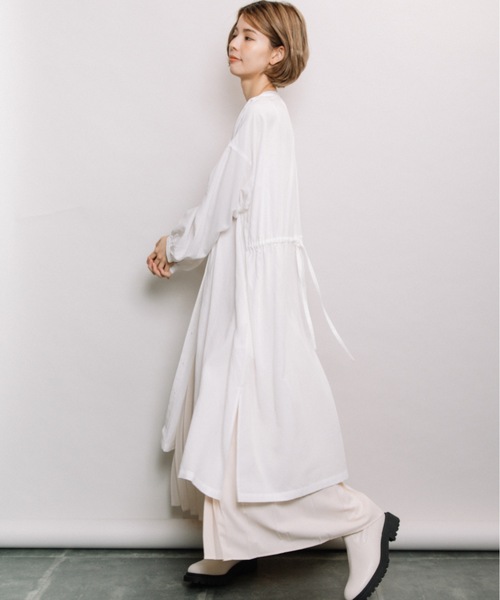 refinedworks（リファインドワークス）の「バックドロストギャザーOP（ワンピース・レディース・ベージュ/ネイビー/オフホワイト・FREE）」の18枚目の写真