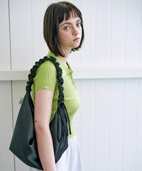 FUN FROM FUN(ファンフロムファン)の「FUN FROM FUN(ファン フロム ファン)/Croissant bag/ギャザー シャーリング ショルダーバッグ(ショルダーバッグ・レディース・ブラック/アイボリー・FREE)」の4枚目の写真