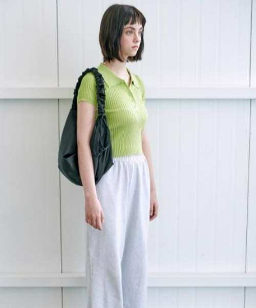 FUN FROM FUN(ファンフロムファン)の「FUN FROM FUN(ファン フロム ファン)/Croissant bag/ギャザー シャーリング ショルダーバッグ(ショルダーバッグ・レディース・ブラック/アイボリー・FREE)」の6枚目の写真