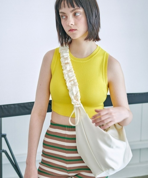FUN FROM FUN(ファンフロムファン)の「FUN FROM FUN(ファン フロム ファン)/Croissant bag/ギャザー シャーリング ショルダーバッグ(ショルダーバッグ・レディース・ブラック/アイボリー・FREE)」の9枚目の写真