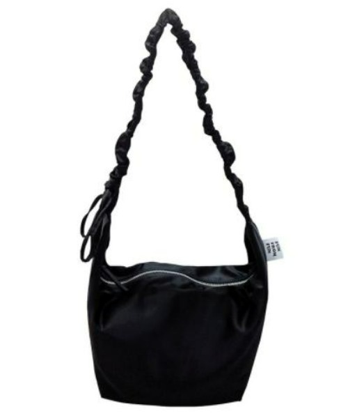 FUN FROM FUN(ファンフロムファン)の「FUN FROM FUN(ファン フロム ファン)/Croissant bag/ギャザー シャーリング ショルダーバッグ(ショルダーバッグ・レディース・ブラック/アイボリー・FREE)」の14枚目の写真