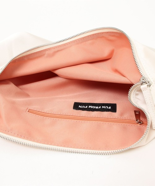 FUN FROM FUN(ファンフロムファン)の「FUN FROM FUN(ファン フロム ファン)/Croissant bag/ギャザー シャーリング ショルダーバッグ(ショルダーバッグ・レディース・ブラック/アイボリー・FREE)」の19枚目の写真