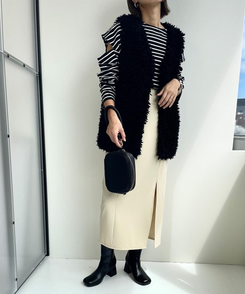 MLI'A(エムリア)の「カットナロースカート(スカート・レディース・ブルー/グリーン/ブラック/ライトベージュ・FREE)」の1枚目の写真