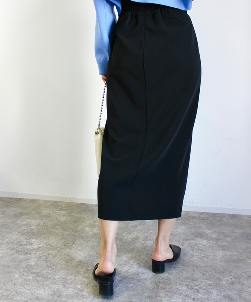 MLI'A(エムリア)の「カットナロースカート(スカート・レディース・ブルー/グリーン/ブラック/ライトベージュ・FREE)」の8枚目の写真