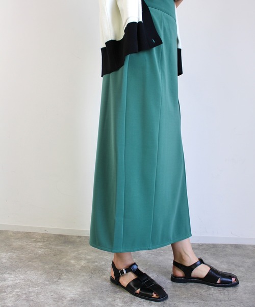 MLI'A(エムリア)の「カットナロースカート(スカート・レディース・ブルー/グリーン/ブラック/ライトベージュ・FREE)」の11枚目の写真