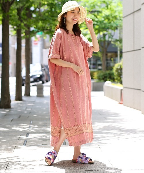 チチカカ（チチカカ）の「コットンレースストライプワンピース（ワンピース・レディース・パープル/ブラウン/イエロー・FREE）」の6枚目の写真