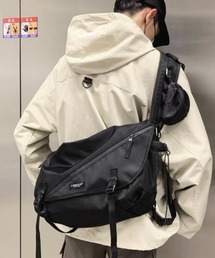 『.KOM/ドットケーオーエム』デザインメッセンジャーバッグ【Y】【CN】