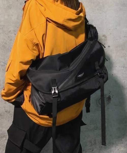 .KOM（ドットコム）の「『.KOM/ドットケーオーエム』デザインメッセンジャーバッグ【Y】【CN】（ショルダーバッグ・メンズ・ブラック・FREE）」の5枚目の写真