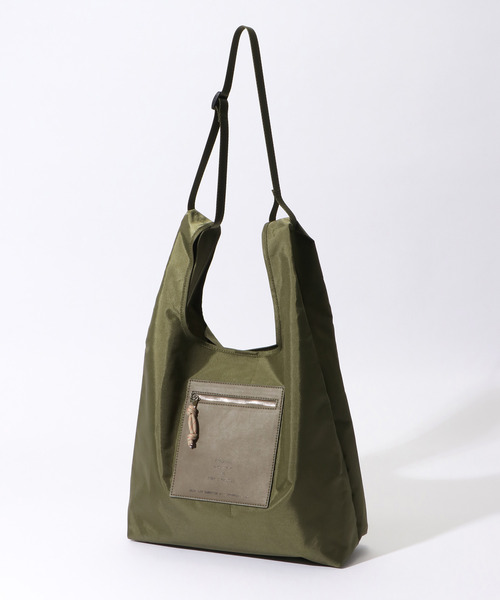 LBC(エルビーシー)の「3WAYフロントポケットマルシェバッグ(ショルダーバッグ・レディース・オフホワイト/ブラック/ダークオリーブ・FREE)」の1枚目の写真