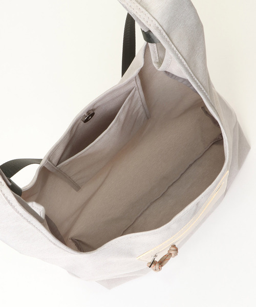 LBC(エルビーシー)の「3WAYフロントポケットマルシェバッグ(ショルダーバッグ・レディース・オフホワイト/ブラック/ダークオリーブ・FREE)」の4枚目の写真