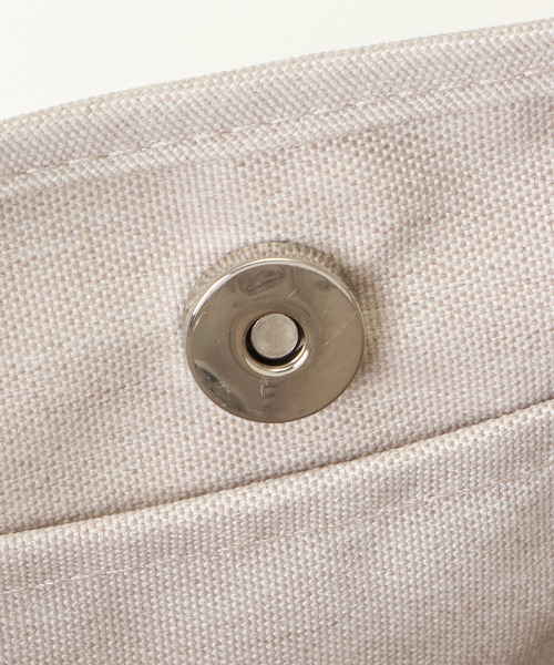 LBC(エルビーシー)の「3WAYフロントポケットマルシェバッグ(ショルダーバッグ・レディース・オフホワイト/ブラック/ダークオリーブ・FREE)」の11枚目の写真