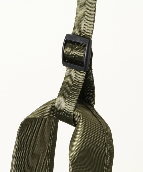 LBC(エルビーシー)の「3WAYフロントポケットマルシェバッグ(ショルダーバッグ・レディース・オフホワイト/ブラック/ダークオリーブ・FREE)」の7枚目の写真