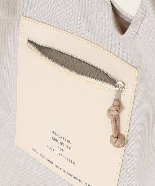 LBC(エルビーシー)の「3WAYフロントポケットマルシェバッグ(ショルダーバッグ・レディース・オフホワイト/ブラック/ダークオリーブ・FREE)」の6枚目の写真