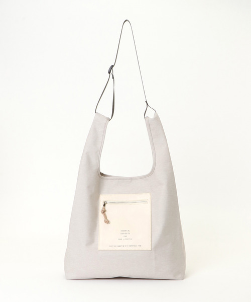 LBC(エルビーシー)の「3WAYフロントポケットマルシェバッグ(ショルダーバッグ・レディース・オフホワイト/ブラック/ダークオリーブ・FREE)」の10枚目の写真