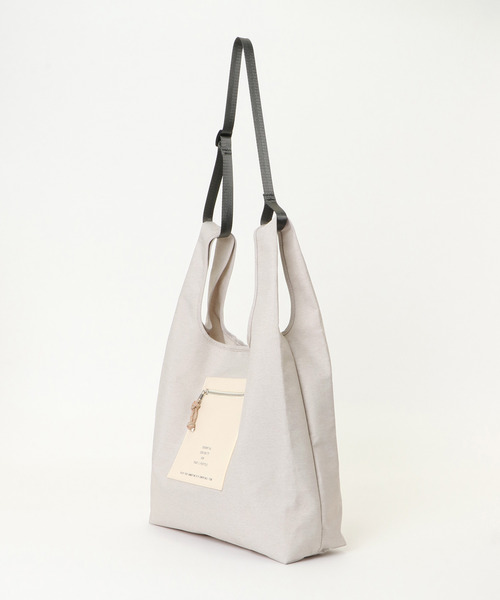 LBC(エルビーシー)の「3WAYフロントポケットマルシェバッグ(ショルダーバッグ・レディース・オフホワイト/ブラック/ダークオリーブ・FREE)」の16枚目の写真