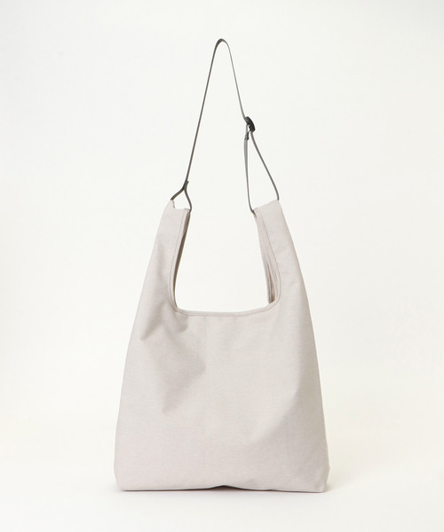 LBC(エルビーシー)の「3WAYフロントポケットマルシェバッグ(ショルダーバッグ・レディース・オフホワイト/ブラック/ダークオリーブ・FREE)」の13枚目の写真