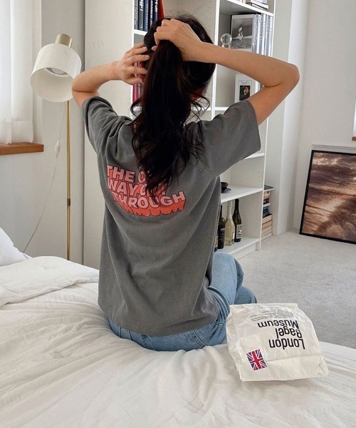 Dalfwin(ダールフィン)の「WAYOUTロゴ半袖Tシャツ(Tシャツ/カットソー・レディース・ベージュ/グレー/クリーム・FREE)」の5枚目の写真