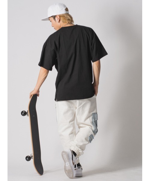 RE730（アールイーセブンサーティー）の「RE730 なみおくんビッグシルエット半袖Ｔシャツ（Tシャツ/カットソー・メンズ・ブラック系その他4/ブラック系その他5/ホワイト/ブラック/ホワイト系その他/ブラック系その他/ホワイト系その他2/ブラック系その他2/ホワイト系その他3/ブラック系その他3/ホワイト系その他4/ホワイト系その他5・M/L/XL）」の17枚目の写真