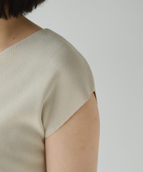 RIVE DROITE(リヴドロワ)の「クールタッチUVフレンチスリーブニット(ニット/セーター・レディース・オフホワイト/チャコールグレー/ライトグレー/サーモンピンク/ブルー/ブラック・FREE)」の10枚目の写真