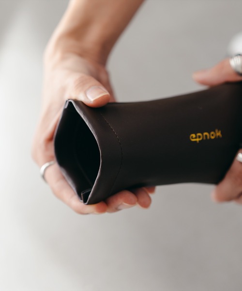 epnok（エプノック）の「グラスケース（メガネ・メンズ・ダークブラウン・FREE）」の2枚目の写真