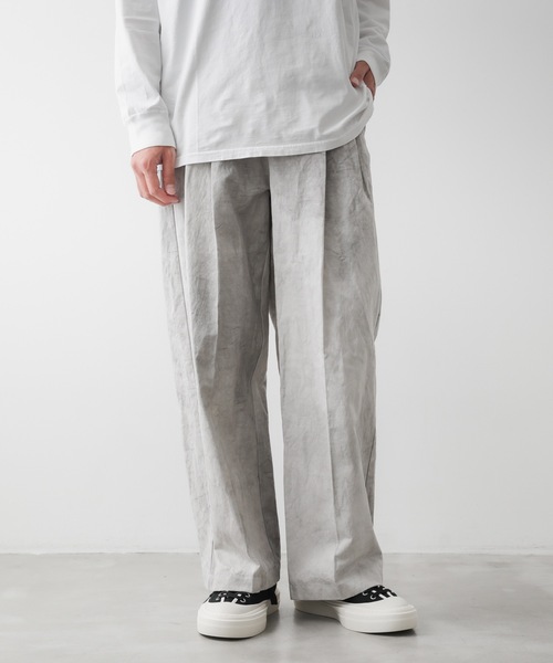 ATTACHMENT（アタッチメント）の「コールドダイ コットン・リネンツイル ２タックワイドトラウザーズ / PIGMENT DYE CO/LI TWILL TWO PLEATS WIDE TROUSERS（スラックス・メンズ・ブルー系その他/ベージュ系その他・1/2/3）」の3枚目の写真