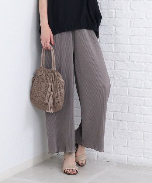 SHOO・LA・RUE(シューラルー)の「◆メロウプリーツパンツ(その他パンツ・レディース・ブラック/グレー/ベージュ系その他7/ブラック系6・00)」の3枚目の写真