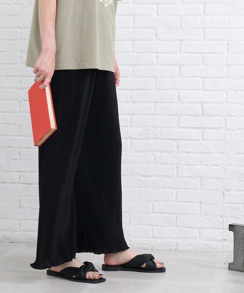 SHOO・LA・RUE(シューラルー)の「◆メロウプリーツパンツ(その他パンツ・レディース・ブラック/グレー/ベージュ系その他7/ブラック系6・00)」の5枚目の写真