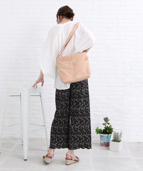 SHOO・LA・RUE(シューラルー)の「◆メロウプリーツパンツ(その他パンツ・レディース・ブラック/グレー/ベージュ系その他7/ブラック系6・00)」の7枚目の写真