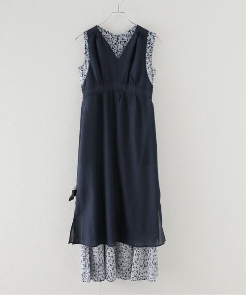 La TOTALITE（ラトータリテ）の「フラワープリント Vネックワンピ（ワンピース・レディース・ベージュ/ネイビー・FREE）」の21枚目の写真