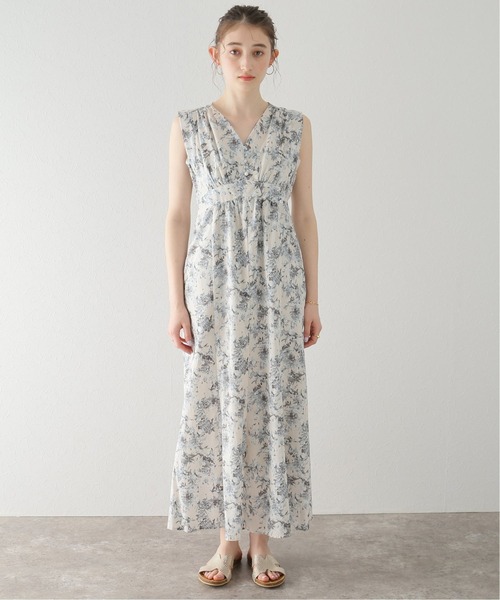 La TOTALITE（ラトータリテ）の「フラワープリント Vネックワンピ（ワンピース・レディース・ベージュ/ネイビー・FREE）」の18枚目の写真