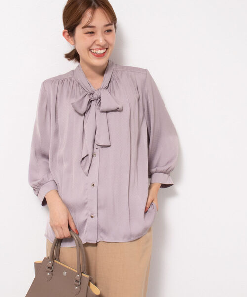 NOLLEY’S(ノーリーズ)の「◇【WEB限定】 サテンドビーボウタイブラウス(シャツ/ブラウス・レディース・ブルー/ベージュ/ネイビー/ラベンダー・FREE)」の13枚目の写真