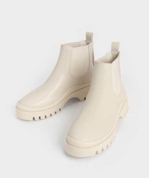 CHARLES & KEITH(チャールズ & キース)の「チャンキープラットフォーム チェルシーブーツ(ブーツ・レディース・ブラック/オフホワイト・22.5cm/23cm/23.5cm/24.5cm/25cm/25.5cm)」の3枚目の写真
