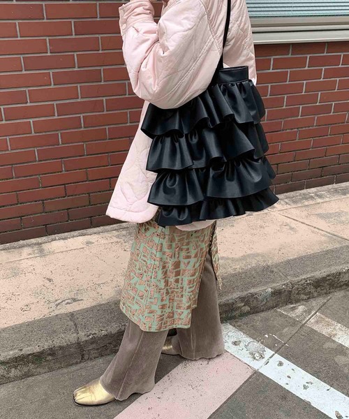 Casselini（キャセリーニ）の「Casselini(キャセリーニ)フリルトートバッグ（トートバッグ・レディース・ブラック/シルバー/グリーン/アイボリー/カーキ/イエロー/ベージュ・FREE）」の19枚目の写真