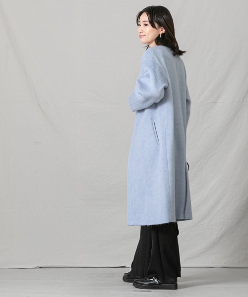 Gready Brilliant（グレディブリリアン）の「Ｗシャギーノーカラーコート（ノーカラーコート・レディース・グレイッシュベージュ/サックスブルー/ネイビー・38）」の4枚目の写真