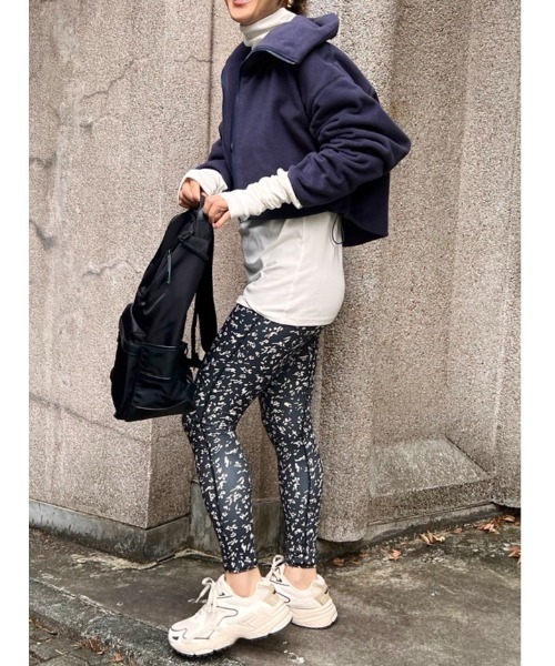 emmi（エミ）の「【emmi yoga】クロップドフリースブルゾン