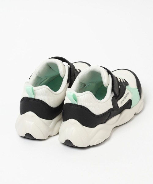 GLOBAL WORK（グローバルワーク）の「瞬足/配色スニーカー/167727（スニーカー・キッズ・オフホワイト/パープル系/サックスブルー/ブラック/グリーン/パープル系1・18cm/19cm/20cm/21cm/22cm）」の18枚目の写真
