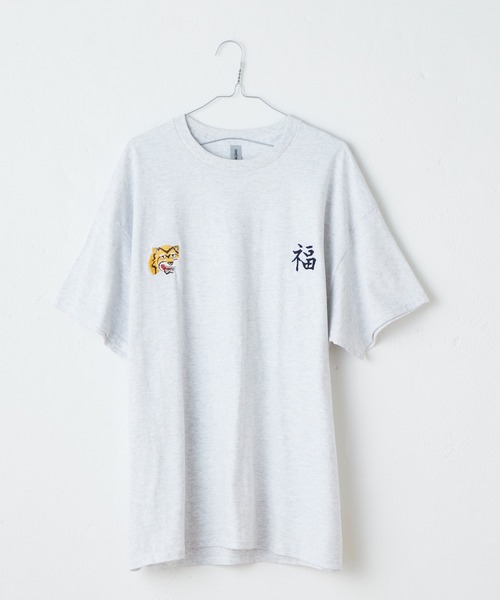 WHIMSIC（ウィムジック）の「【UNISEX】スーベニアショートスリーブTEE（Tシャツ/カットソー・メンズ・パープル/ホワイト/ライトグレー/ブラック/ブルー・FREE）」の4枚目の写真