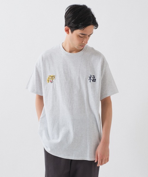 WHIMSIC（ウィムジック）の「【UNISEX】スーベニアショートスリーブTEE（Tシャツ/カットソー・メンズ・パープル/ホワイト/ライトグレー/ブラック/ブルー・FREE）」の10枚目の写真