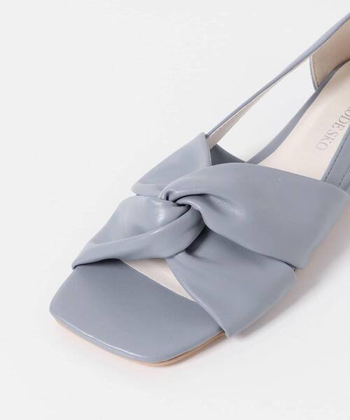 RODE SKO(ロデスコ)の「ツイストオープントゥパンプス(パンプス・レディース・オフホワイト/ライトブルー/ブラック・36/37/38)」の5枚目の写真