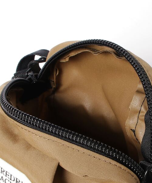 FREDRIK PACKERS(フレドリックパッカーズ)の「【FREDRIK PACKERS】500D DIVISION PACK(ショルダーバッグ・レディース・オリーブ/ベージュ/ブラック・FREE)」の16枚目の写真