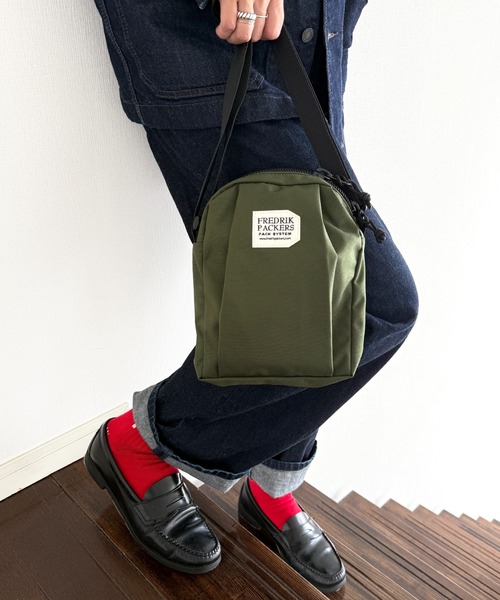 FREDRIK PACKERS(フレドリックパッカーズ)の「【FREDRIK PACKERS】500D DIVISION PACK(ショルダーバッグ・レディース・オリーブ/ベージュ/ブラック・FREE)」の13枚目の写真