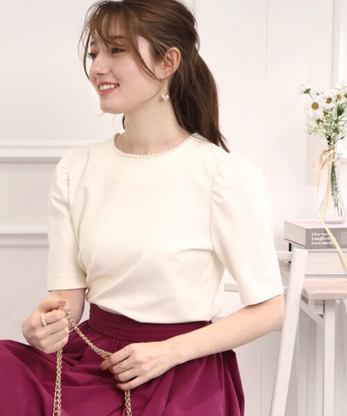 couture brooch（クチュールブローチ）の「◆【ネックレス要らずで華やか。】フェイクパールネックカットソー（Tシャツ/カットソー・レディース・オレンジ/アイボリー/ブラック・38/40/42/36）」の7枚目の写真