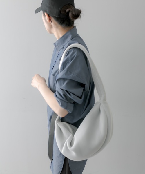 ear PAPILLONNER メッシュクロスボディバッグ　ショルダーバッグ ear PAPILLONNER ショルダーバッグ バッグ メッシュクロス