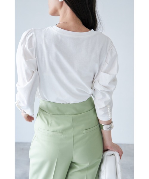 &. NOSTALGIA(アンドドットノスタルジア)の「【ZOZO限定】袖口パールタックスリーブプルオーバー(Tシャツ/カットソー・レディース・ブラック/ホワイト・FREE)」の14枚目の写真
