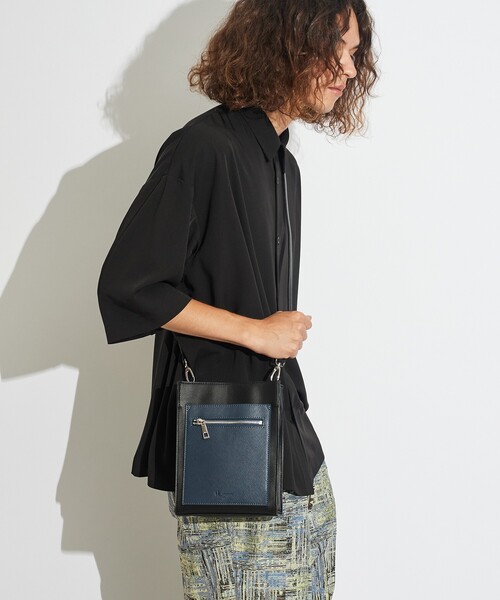 tk.TAKEO KIKUCHI(ティーケータケオキクチ)の「フロントポケットミニショルダーバッグ(ショルダーバッグ・メンズ・ブラック系6/ベージュ系6/ブラック系3/ベージュ系4/ブラック系5・00)」の19枚目の写真