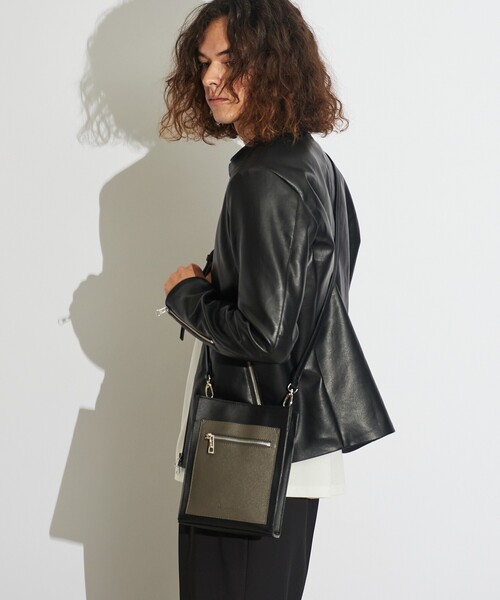 tk.TAKEO KIKUCHI(ティーケータケオキクチ)の「フロントポケットミニショルダーバッグ(ショルダーバッグ・メンズ・ブラック系6/ベージュ系6/ブラック系3/ベージュ系4/ブラック系5・00)」の9枚目の写真