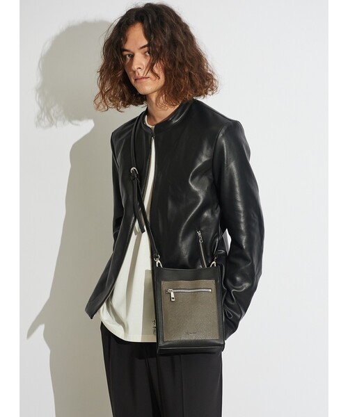 tk.TAKEO KIKUCHI(ティーケータケオキクチ)の「フロントポケットミニショルダーバッグ(ショルダーバッグ・メンズ・ブラック系6/ベージュ系6/ブラック系3/ベージュ系4/ブラック系5・00)」の8枚目の写真