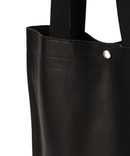 MARGARET HOWELL(マーガレットハウエル)の「LIGHTWEIGHT LEATHER(トートバッグ・レディース・ブラック・FREE)」の4枚目の写真